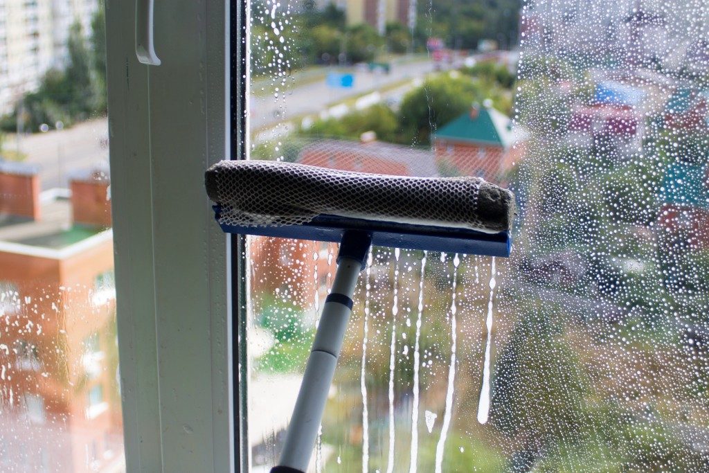 Window cleaning tool