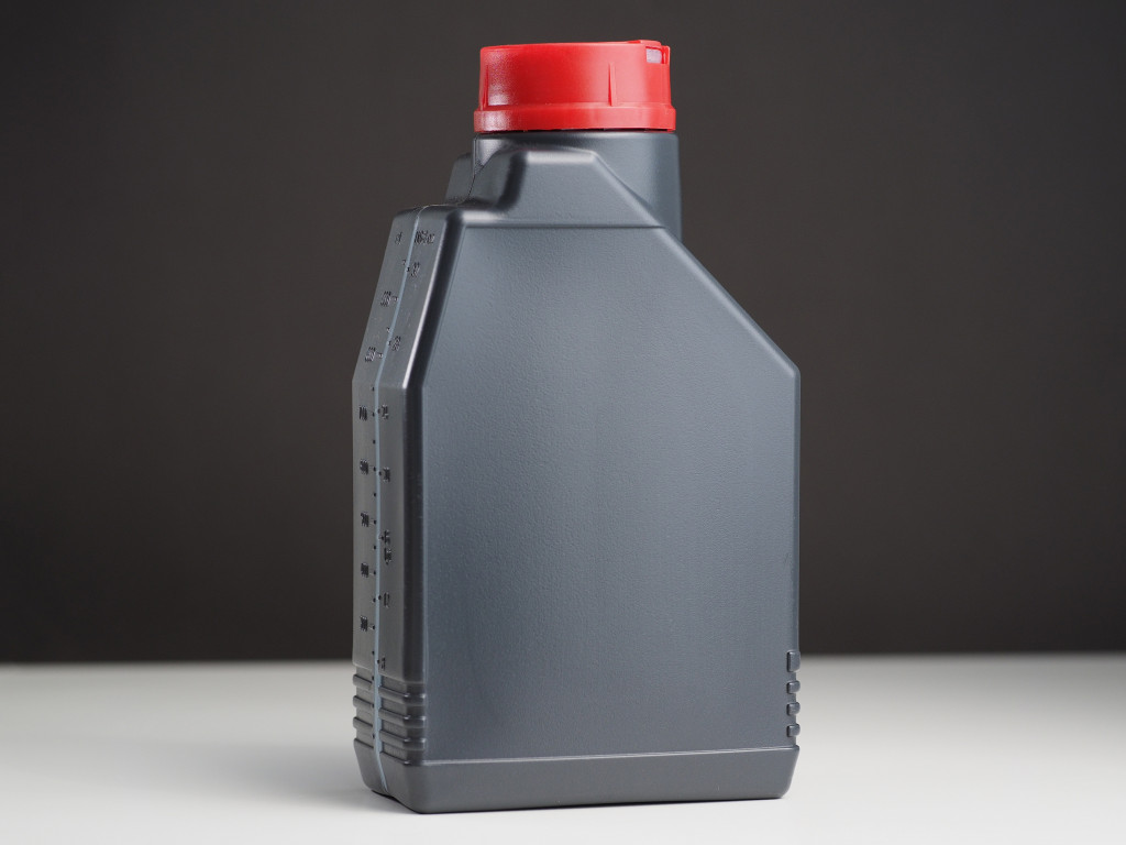 A canister of engine oil